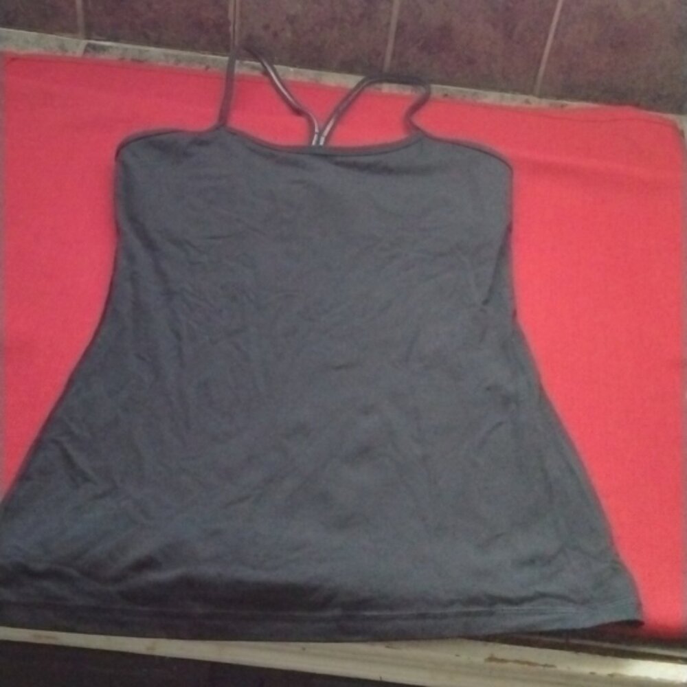 LULULEMON ATHLETICA TOP